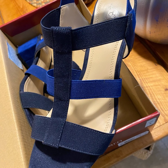 New Dress Shoe - Picture 1 of 4